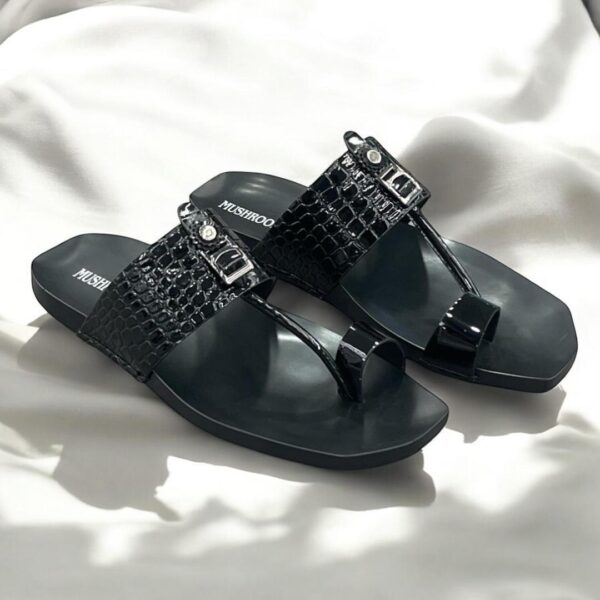 MUSHROOM Croco Kolhapuri Slippers - Black & BROWN
